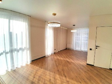 Продаж 1-но кім. квартири з ремонтом ЖК Б 4 (Боздош, Новий район)