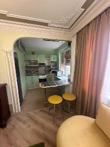 Продається сучасна трикімнатна квартира