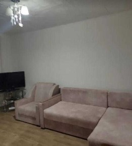 Продам 2 комнатную квартиру на ХТЗ, метро Индустриальная.