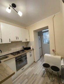 Продається 1-кімнатна квартира з ремонтом