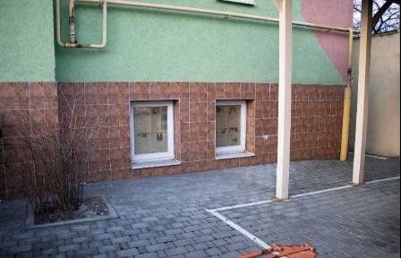 Продам приміщення 40м2, напівцоколь в. канівська