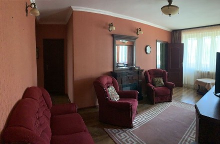 Уманська вул., 3 кімн.