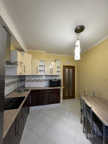  <a href='/newbuilding/4773/view/zk-dragomanova'>Драгоманова</a> 6/1 Квартира вільна вже. Оперативний перегляд. Є генератор