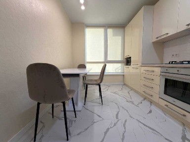 Оренда 1 кімнатної. Фемелі Плаза. Центр