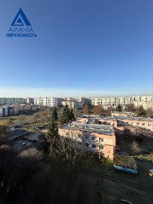 Продам 3-кімнатну квартиру на вулиці Кравчука!