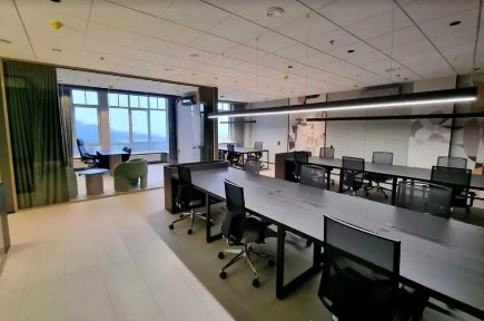 Довгострокова оренда офісного приміщення р-н. Виставка