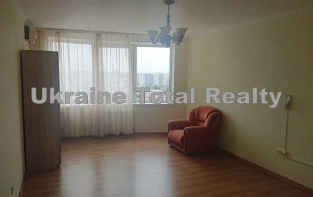 Велика 1 кімнатна квартира 52м2 біля метро Позняки! Вулиця Гришка 9