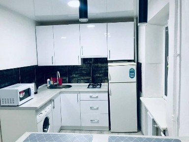 2к. квартира, центр. Соборна 43.Подобово, погодинно.