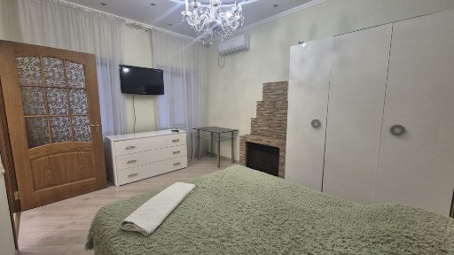 Сдам 2х Ком квартиру Центр Ул Софиевская (Комнаты Раздельные )