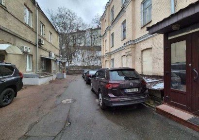 Продаж приміщення вул. Михайлівська 16