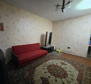 Продам квартиру на земле с палисадником и паркоместом в центре