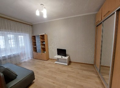 Оренда 1 к квартири по пр. Космонавтів