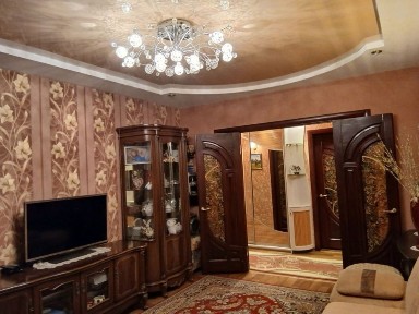 Продам 4к. кв на Збройних Сил України