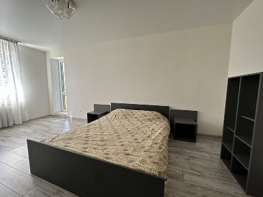 Новобудова, Там-там, Порт сіті, ЖД вокзал, погодинно 400, 1 доба 850