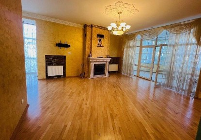 4к. кв. з ремонтом, центр + 2 паркомісця