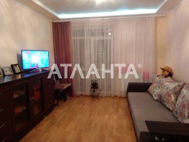 Простора однокімнатна квартира з меблями та технікою