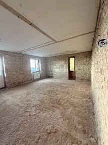 Продається 2-х кімнатна квартира під ремонт