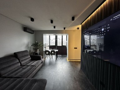 Продам 3-к квартиру з ремонтом