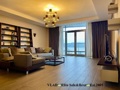 ЖК Преміум класу “Riviera Riverside”, вул. Р. Окіпної 18. Вид на Дніпро