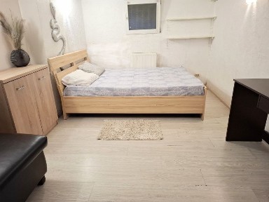 Сдам 1 комн. студию в нижнем цоколе. Всё есть