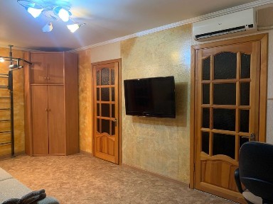 Сдается 3 комнатная квартира на Бочарова/Жолио-Кюри