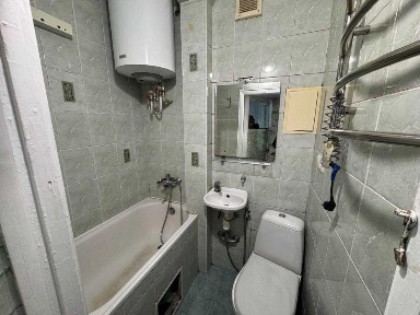 Двухкомнатная квартира, свой дворик, палисадник, подсобное помещение