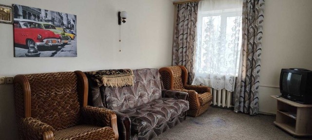 Оренда квартири на середньому поверсі вул. Київська район ЦУМа