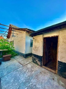 Продам Дом рядом с городом | 2 дома, участок 7 соток