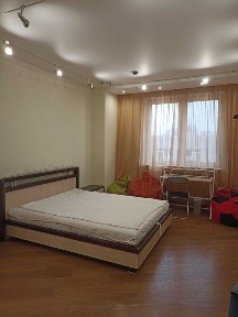 Здам 3 кім. кв Дніпровський рн, вул. Раїси Окіпної 8,метро 7хв, пішки.