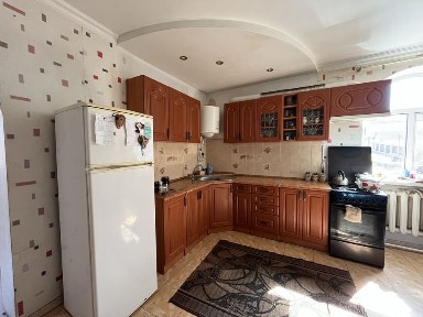 Будинок 146 кв. м з цокольним поверхом та ділянкою 12 соток