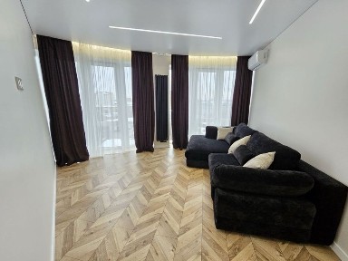 Продам 2-х кімнатну квартиру з ремонтом в центральній частині