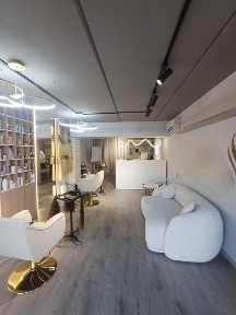 Продається фасадне комерційне приміщення з ремонтом