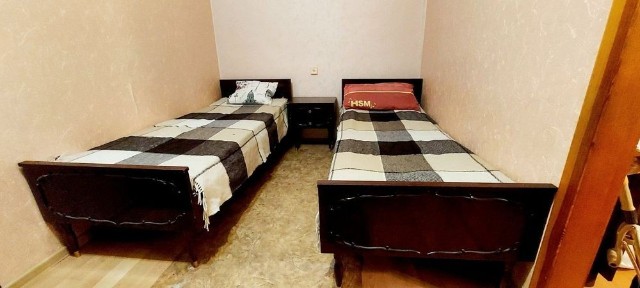 Продам 2-х кв на Макарова (правый берег)