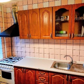 Оренда без% просторої 2кім квартири на Дарницькій площі.