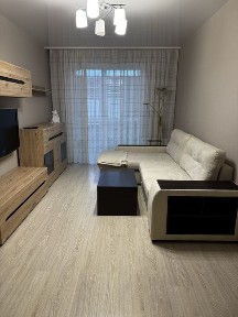 Здам 2к з ремонтом, меблями біля Центрального парку