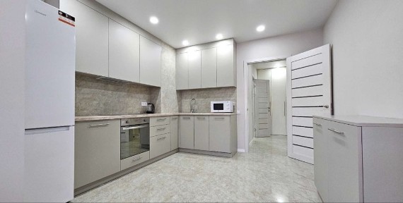 Сдам 2 ком квартиру м Почайна ЖК Навігатор