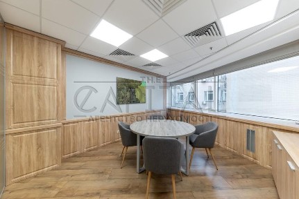 Оренда просторого офісу вул. Володимирська, Центр