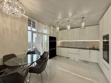 Видова квартира пентхаус з дизайнерським ремонтом та терасою! Оф. 2%