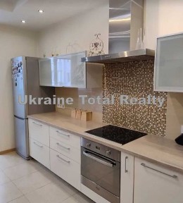 Велика 3 кімнатна квартира з евроремонтом! Вул. Бориспільська 12-В