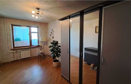 2-х кімнатна з ремонтом 57 кв. м. вул. Солом'янська.