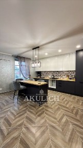 2х кімнатна, Старе місто