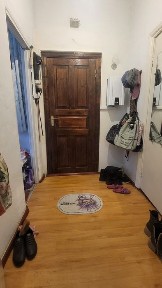 Продам будинок, Інститут