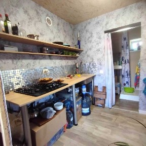 З ремонтом, 2 км. від міста Дніпро, с. Новоолександрівка