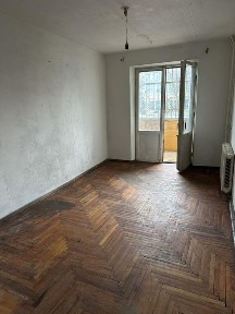 Продам 3 кімнатну квартиру біля Літака