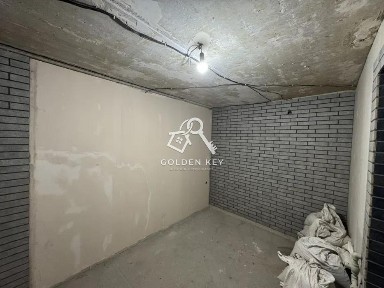 Продаж 2 кімнатної квартири під ремонт на пр. Металургів