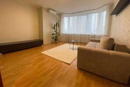 Здам 2к квартиру м. Позняки 10хв. пішки