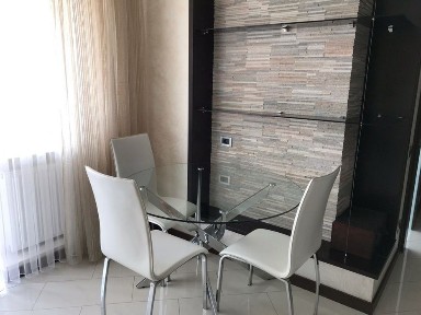 В будинку є укриття! Оренда 2-х кімн квартири на Ревуцького