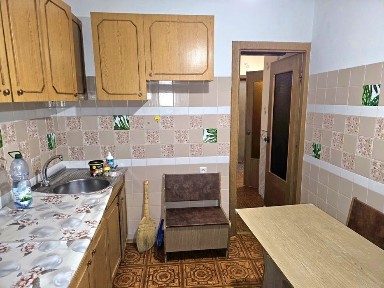 Одно кімнатна Зарічанська напроти Епіцентру. Вільна ріелтор Валєріч