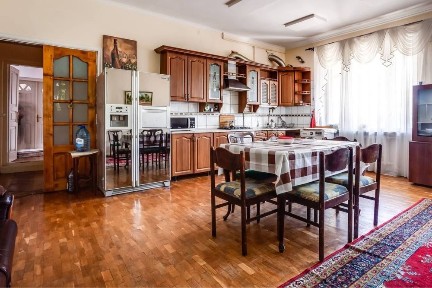 Новий Рік будинок 250м для святкуваня у Львові