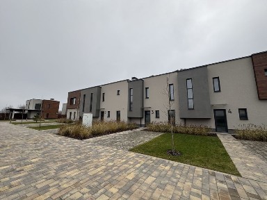 Продаж таунхауса в центрі Крушинки з майже закінченим ремонтом